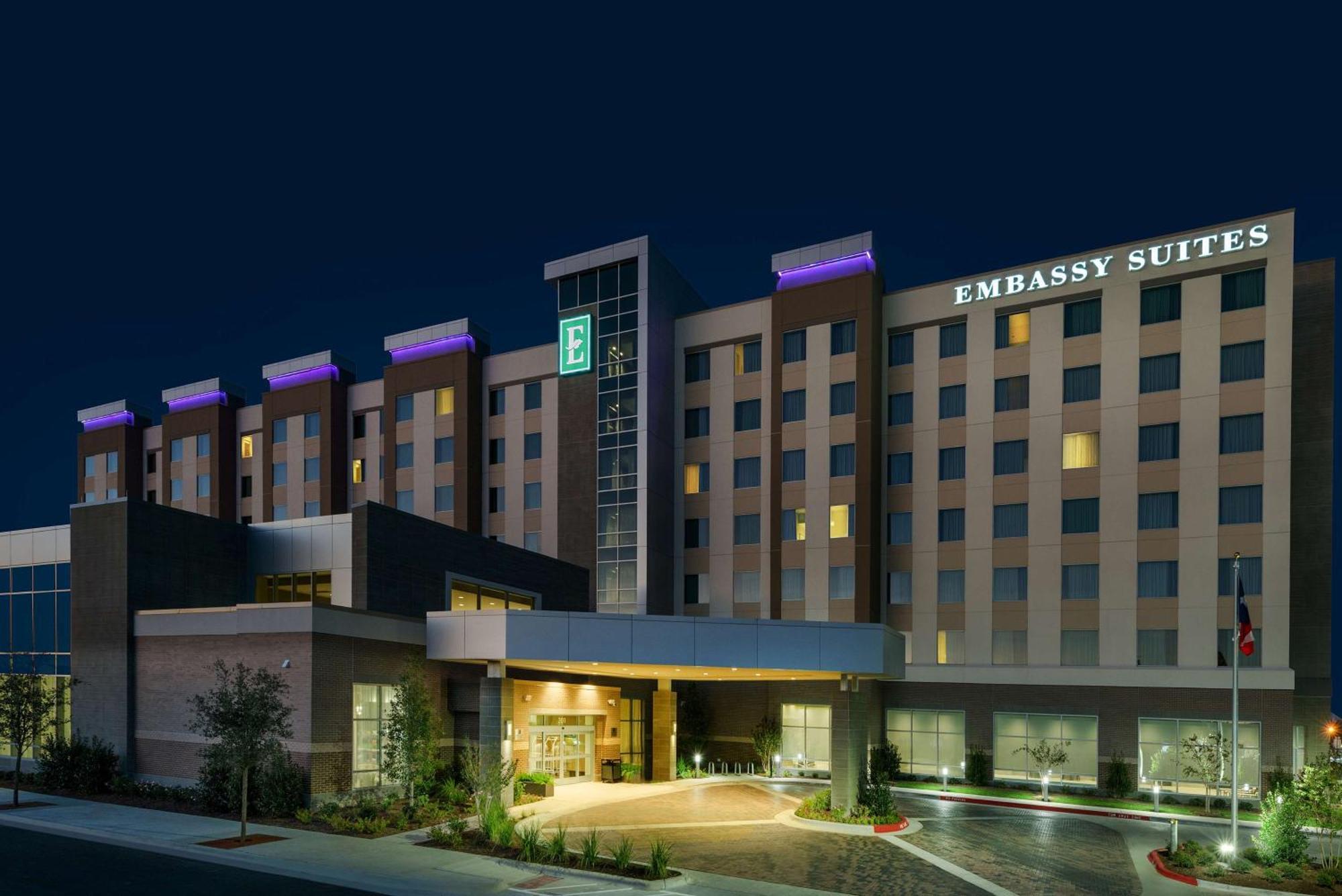 Embassy Suites By Hilton Колледж-Стейшн Экстерьер фото