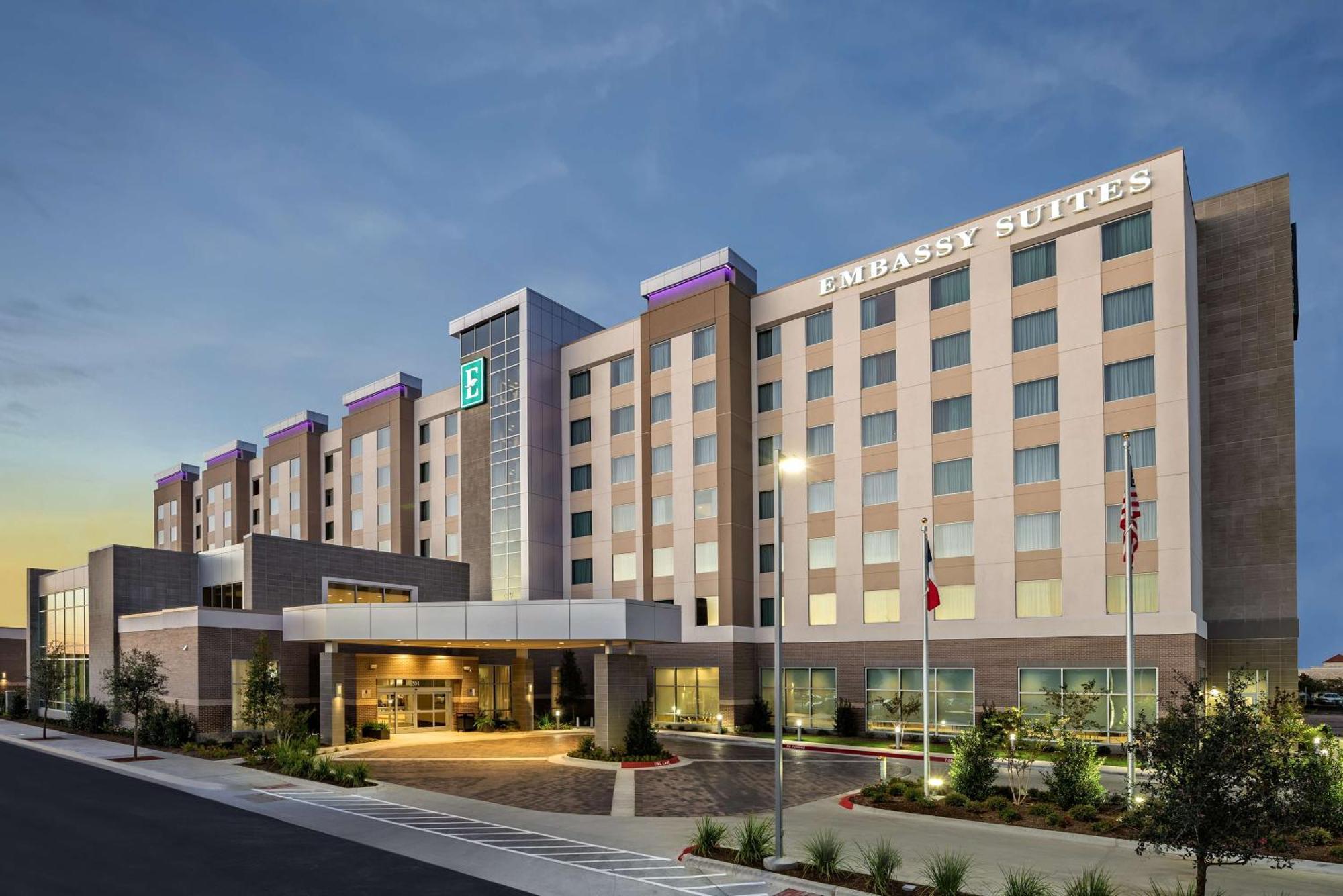 Embassy Suites By Hilton Колледж-Стейшн Экстерьер фото